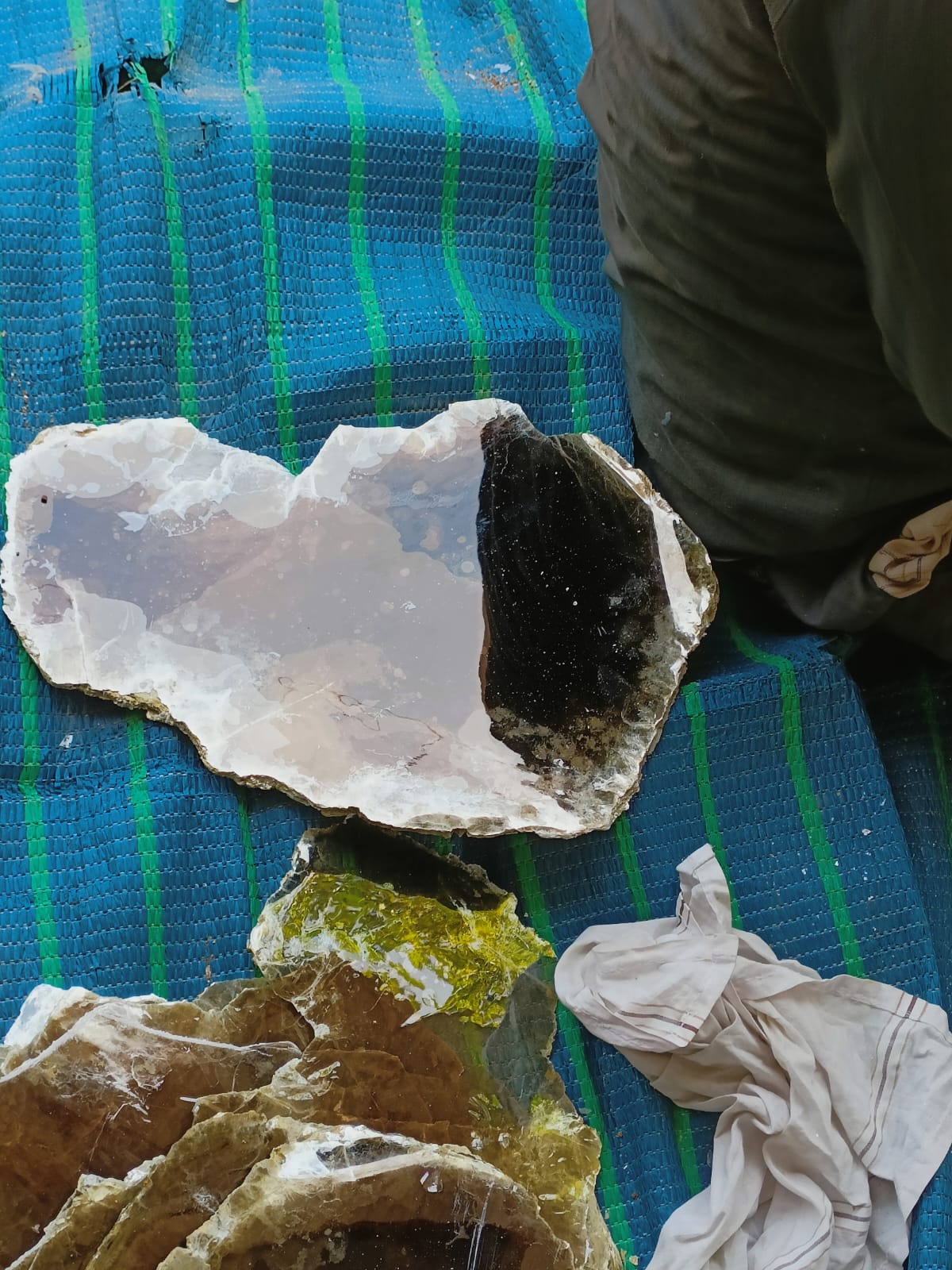 High Purity Mica Lumps